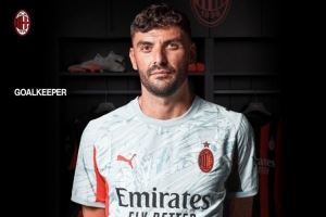 官方：米蘭1+1合同簽下35歲門(mén)將泰拉恰諾，球員將穿1號(hào)球衣