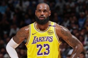 詹姆斯：NBA應(yīng)設(shè)立年度最佳進攻球員獎 就像NFL那樣