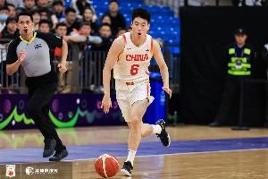 外線神準！中國男籃三節(jié)領(lǐng)先波黑20分 三分19投11中