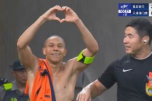 韋林頓最后時刻亂戰(zhàn)破門，十人海牛2-0領先津門虎！