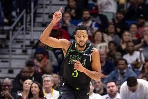 CJ：當(dāng)看到很久沒聯(lián)系的杜馬斯打我電話時 我就感覺要被交易了