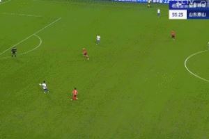 足球報：王大雷這次染紅行為在中超罕見，足協(xié)有必要給出明確評議