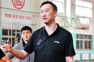 媒體人：青島三人男籃解散 球隊挽留張揚 望其填補楊瀚森離隊空缺