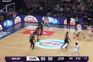 ??這就是射手！程帥澎弧頂借掩護再中一記三分&個人四記