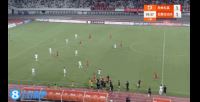生命面前無對手！石家莊外援發(fā)現(xiàn)東吳球員倒地后，立刻沖上前施救
