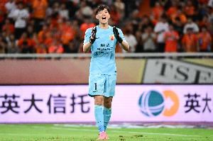 顏駿凌：作為守門員要在球隊(duì)被動(dòng)時(shí)站出來(lái)，現(xiàn)在說(shuō)爭(zhēng)冠還太早