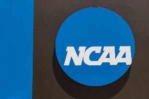 美記：NCAA正在調(diào)查多起球員涉賭案件 涉事球員可能遭終身禁賽