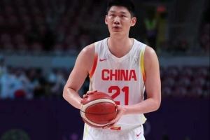 媒體人：新西蘭這防守有點東西 胡金秋根本接不到球 ???