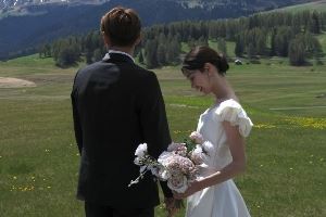 戀情公開！日本國腳佐野海舟與模特結(jié)婚，此前球員曾深陷性侵丑聞