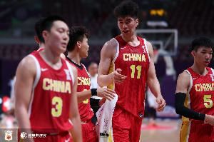 媒體人：一開始覺得保八爭四 要給中國男籃說對不起 抱歉低估你們