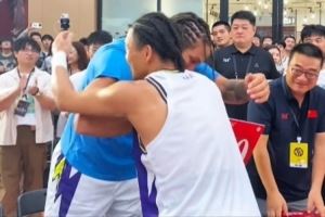 戈登中國(guó)行——連戈登看了都崩不住的扣籃 太炸裂了
