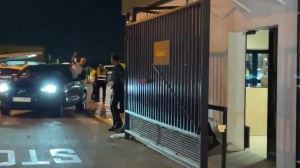 怪不得鐵了心要去！貝蒂斯球迷機(jī)場(chǎng)外迎接安東尼，現(xiàn)場(chǎng)人山人海