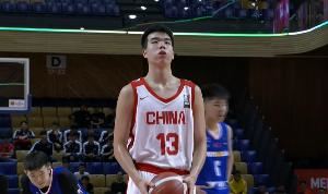 沖鋒陷陣！張懿趙杰21中10砍全場(chǎng)最高24分外加6板6助 三分4中2