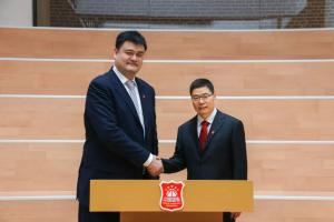 郭振明：我現(xiàn)在跟姚明仍保持聯(lián)系 部分重要決策也會(huì)咨詢他的意見(jiàn)