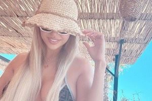 ?????性感美人！貝弗利未婚妻曬各種旅游照