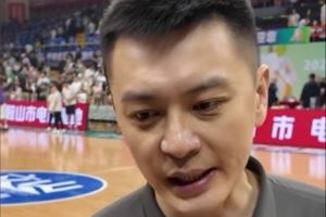 楊鳴：我們鋒線內(nèi)線高度都在降 只能通過速度拼勁減少錯誤來彌補