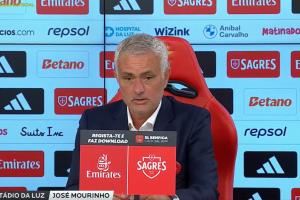 穆里尼奧：我執(zhí)教的切爾西是勝利之師，他們?cè)允Х较蛴种鼗卣?></a></div>
          <div   id=