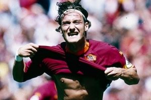 托蒂今天迎來49歲生日，羅馬官推送祝福：托蒂就是羅馬