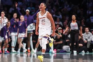 艾莉莎-托馬斯生涯季后賽助攻數(shù)達364 與蘇-伯德并列WNBA歷史第二