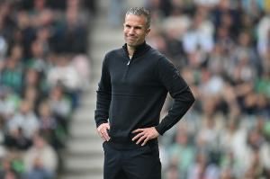 范帥！42歲范佩西帶費耶諾德開局7輪6勝1平，不敗戰(zhàn)績領跑荷甲