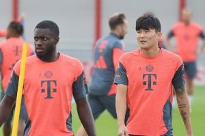 圖片報：金玟哉在歐冠遭受撞擊，今天被安排休息未和球隊一起訓練