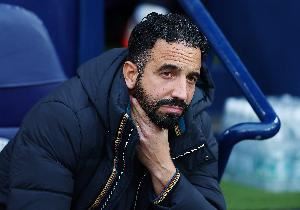 不干了？英媒：曼聯(lián)仍信任阿莫林，但擔(dān)心他為維護(hù)聲譽(yù)自己先辭職