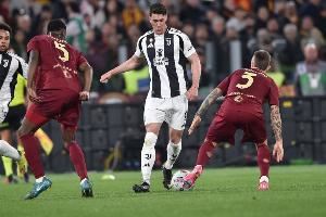 意媒：比利亞雷亞爾今夏曾有意引進(jìn)弗拉霍維奇，但他本人拒絕了