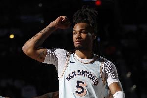 最佳新秀！卡斯?fàn)栒剛貧w：感覺很棒 我一直迫不及待想要上場(chǎng)