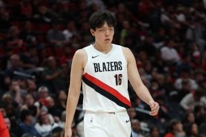 媒體人：楊瀚森起點不算特別高 但三場季前賽每場都有明顯的進(jìn)步