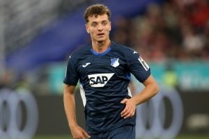 德天空：巴薩關(guān)注霍芬海姆23歲前鋒阿斯拉尼，本賽季6場4球1助