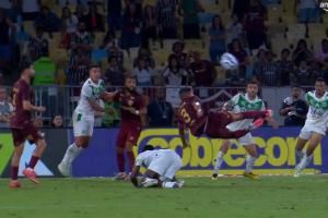 還能戰(zhàn)??41歲中衛(wèi)蒂亞戈-席爾瓦98分鐘絕殺！凌空側(cè)鉤雜耍進球