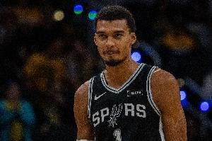 NBA官推列文班季前賽數(shù)據(jù)：20.4分鐘砍17分8.8板4助 命中率66%