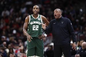 里弗斯：米德?tīng)栴D終身都是雄鹿人 場(chǎng)上表現(xiàn)出色場(chǎng)下更是超級(jí)明星