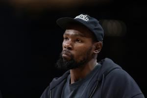 杜蘭特降薪但火箭&伊森沒(méi)提前續(xù)約~網(wǎng)友：合著KD白降薪3000萬(wàn)了？