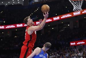 隊記：申京將罰球命中率的進步延續(xù)到了常規(guī)賽 這將產生重大影響