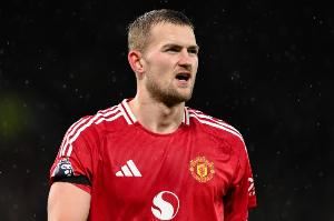 德里赫特：為什么在禁區(qū)總背著手？不想被判點球 我目前狀態(tài)很好