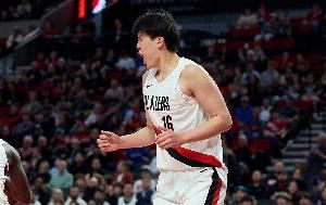 歡迎來到NBA！劉維偉談楊瀚森被隔扣：這個(gè)以后會是常態(tài)