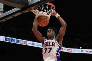 賽前淡定稱“睡得很好”！埃奇庫姆首秀34分比肩名宿&征服隊(duì)友