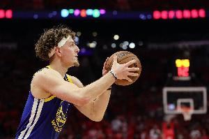 媒體人：看波杰姆斯基打球腦瓜子疼！這掘金真的好穩(wěn)定 ??