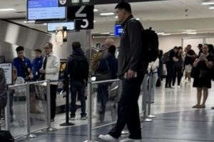 火記：姚明現(xiàn)身休斯敦 他將會(huì)亮相球隊(duì)今日主場(chǎng)揭幕戰(zhàn)！