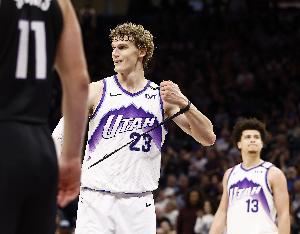 馬爾卡寧賽季前三場場均34.7分8籃板 真實命中率67% 正負(fù)值+49