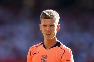 每體：奧爾莫傷勢恢復(fù)良好，已在康復(fù)師指導(dǎo)下進(jìn)行場內(nèi)訓(xùn)練