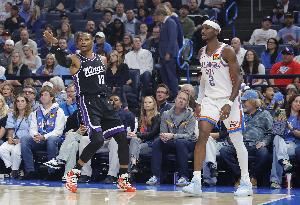 記者：國王的陣容確實太矮了 生死時刻籃板問題還是暴露了