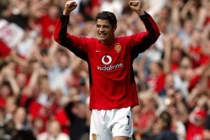 傳奇開始的地方！2003年的今天C羅斬獲曼聯(lián)生涯處子球