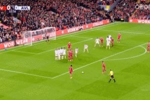 可惜！加克波內(nèi)切造任意球，索博主罰直接打門被大馬丁撲出