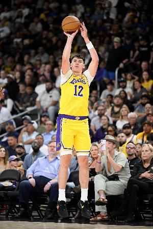 拉拉維亞：現(xiàn)在有機會扣籃一定會選擇扣 我的籃球智商挺高的