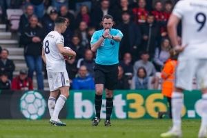 英超第11輪裁判安排：卡瓦納主裁曼城VS利物浦，巴羅特執(zhí)法曼聯(lián)