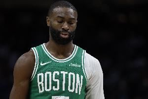 布朗怒噴：整個(gè)裁判組完全搞砸了那個(gè)判罰 還讓我們輸了一場(chǎng)比賽