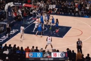 車輪戰(zhàn)我也不懼！哈登外線單挑卡魯索 上籃再次命中