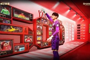 今晚，門將顏駿凌完成代表上海海港出戰(zhàn)各項賽事的第500場里程碑